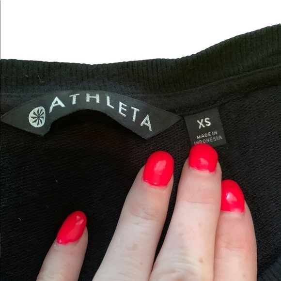 Athleta Sz XS Sweatshirt Nirvana Twist Front Top Black Soft 353871 Women's - Picture 2 of 6